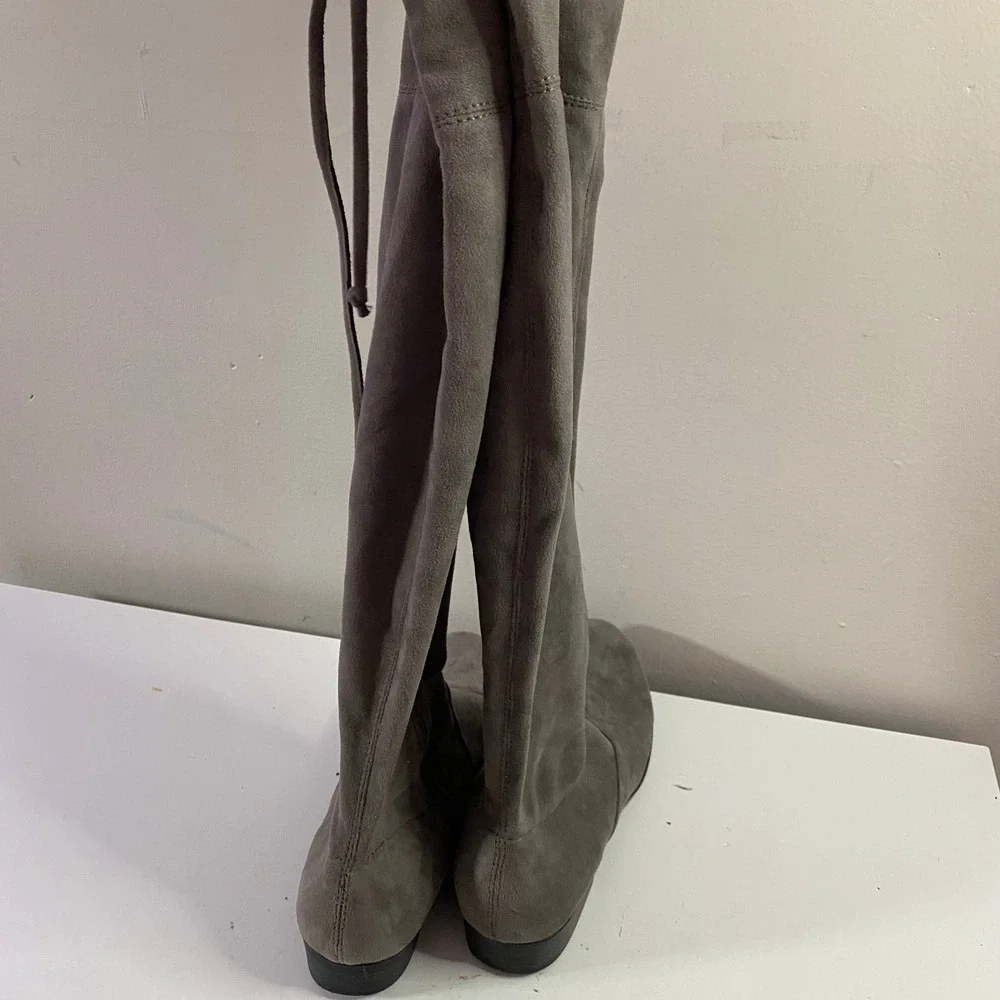 Womens 9.5 Tall Grey Faux Suede Boots Over the knee Flat Tie Back Missing string